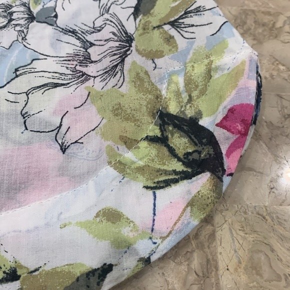 ❤️ Northern Reflections Floral Top - Picture 4 of 4